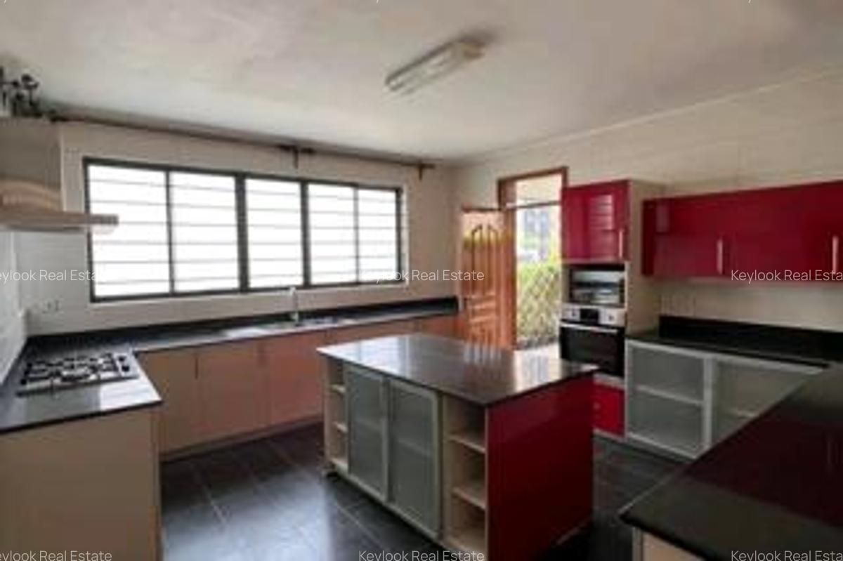 5 Bed Townhouse with En Suite at Lavington Green - 12
