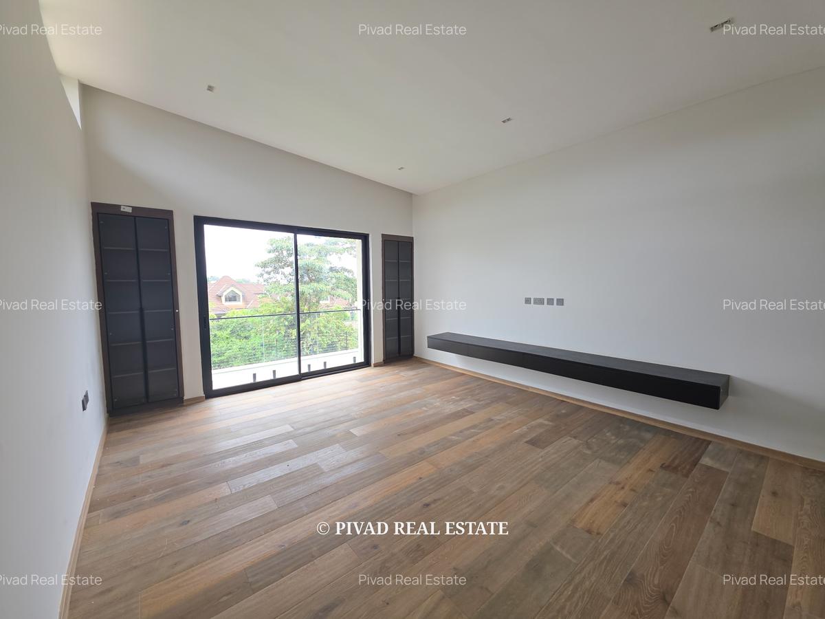 5 Bed House with Garden in Runda - 11