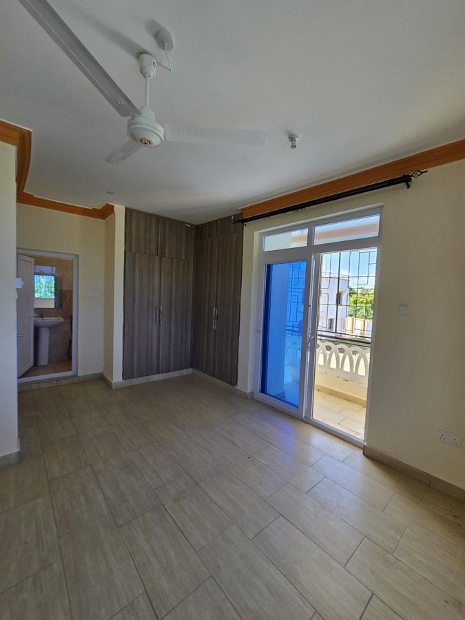 3 Bed Townhouse with En Suite at Greenwood Mtwapa Weighbridge Along Mombasa-Malindi Highway - 17