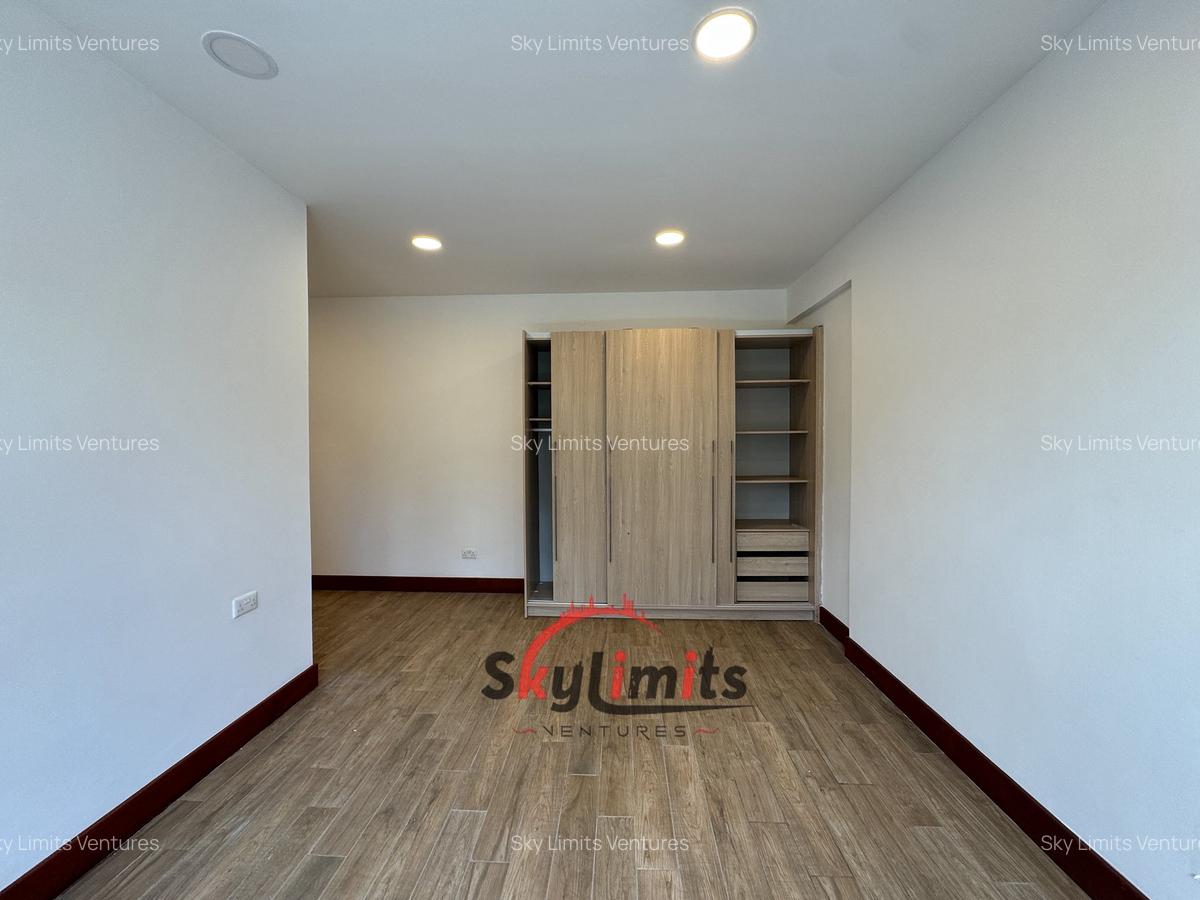 2 Bed Apartment with En Suite in Parklands - 10