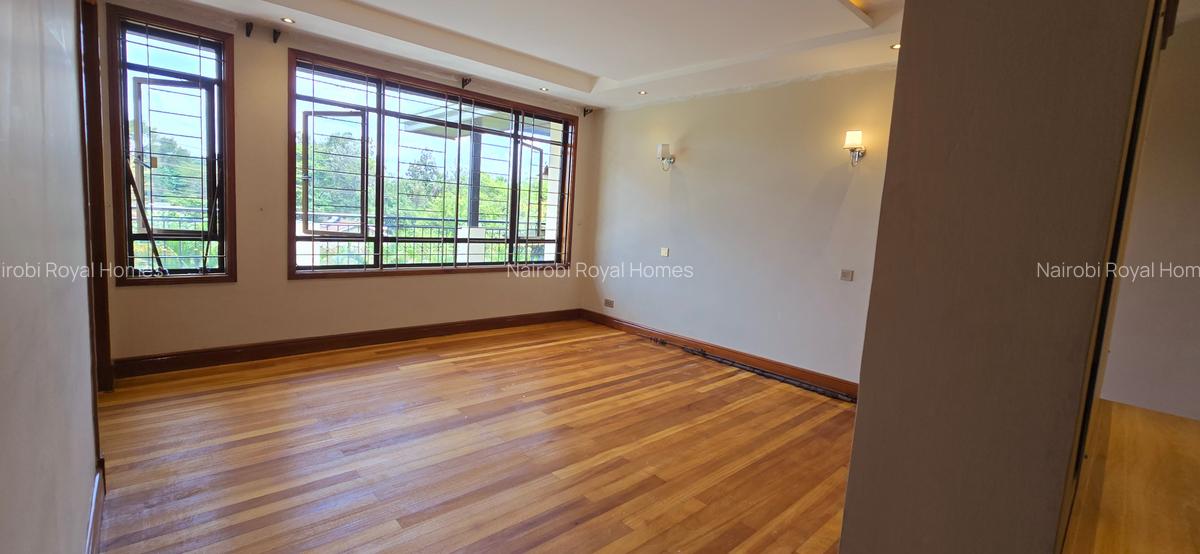 4 Bed Townhouse with En Suite at Convent Drive - 17