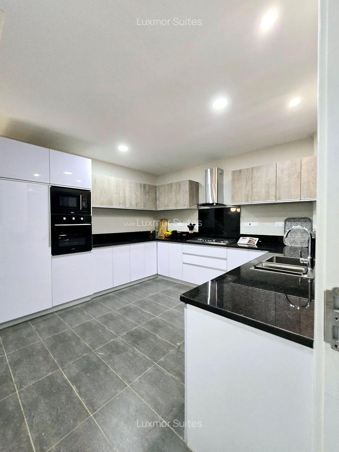 4 Bed Apartment with En Suite at Othaya Road - 8