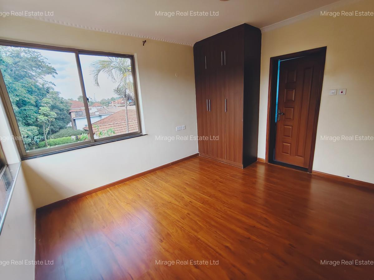 5 Bed Villa with En Suite in Lavington - 14
