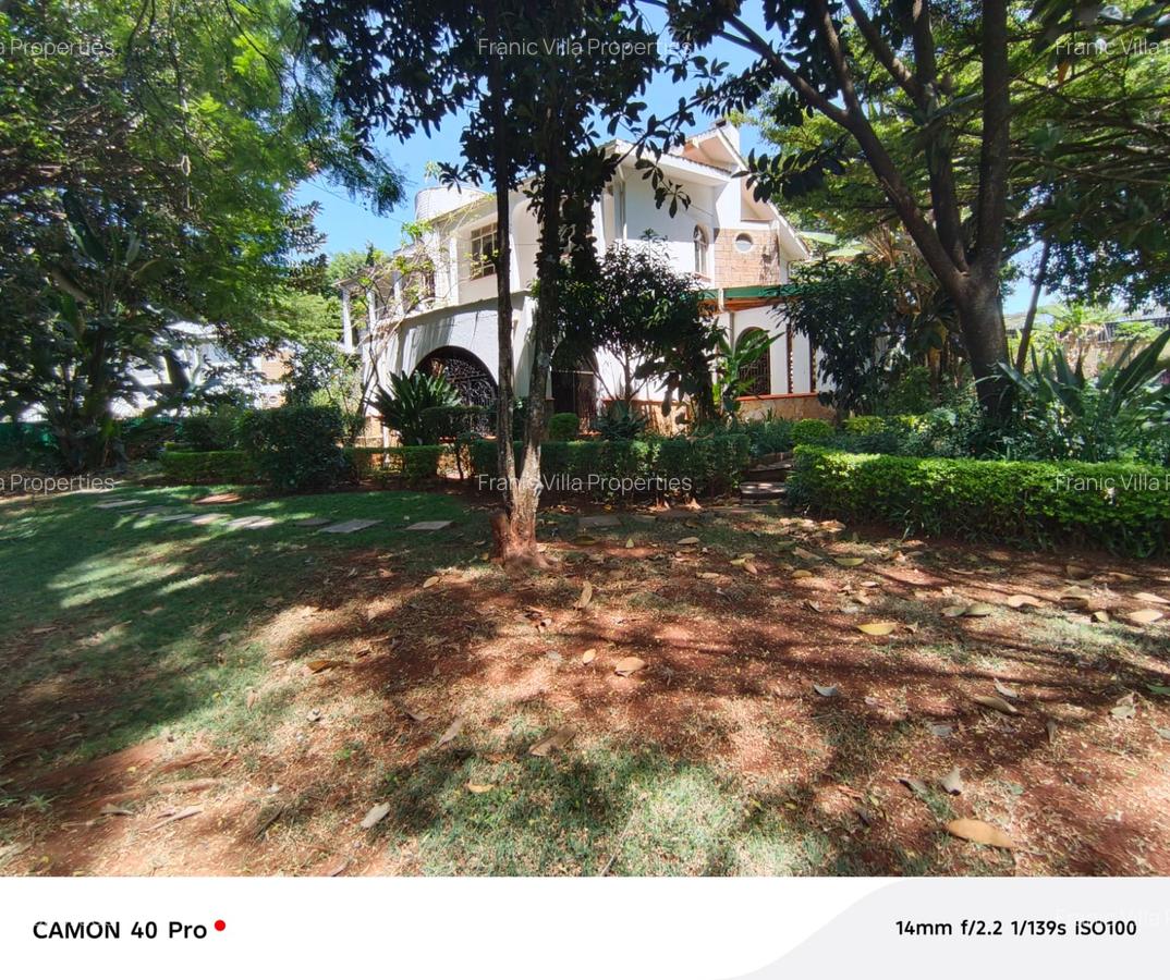 5 Bed House with En Suite at Nyari - 1