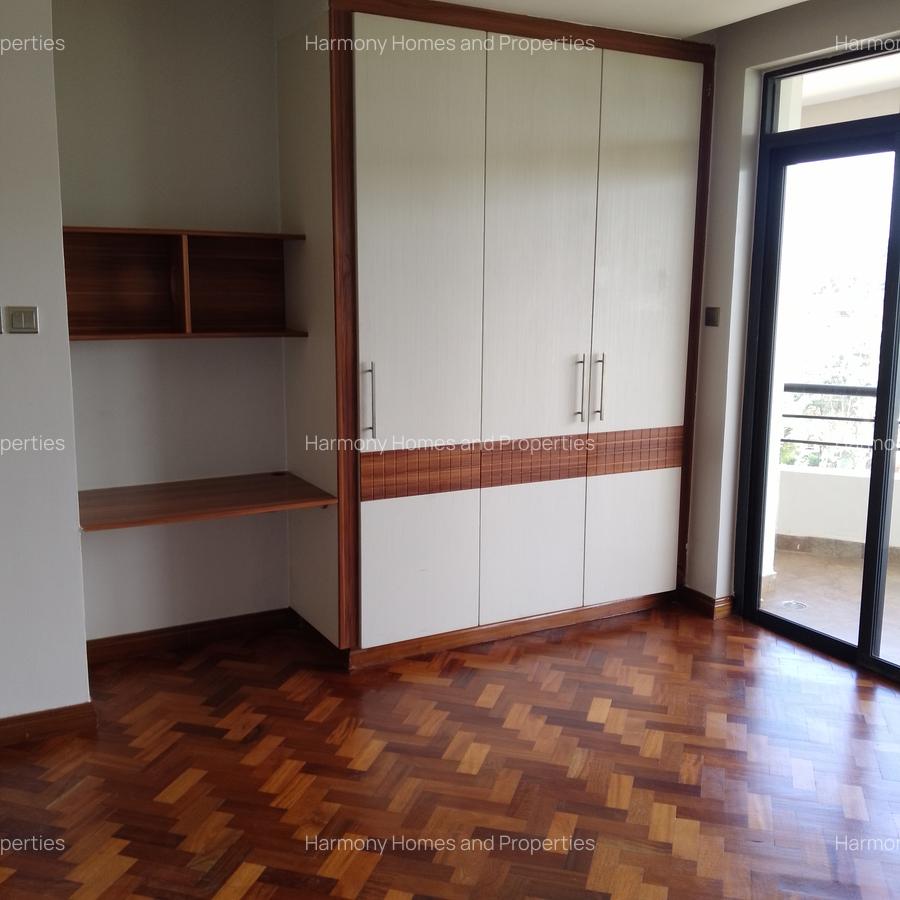 4 Bed Apartment with En Suite at Riverside - 7