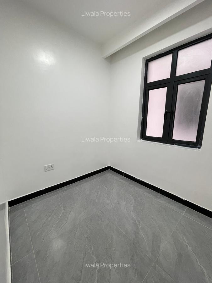 1 Bed Apartment with Swimming Pool in Kilimani - 8