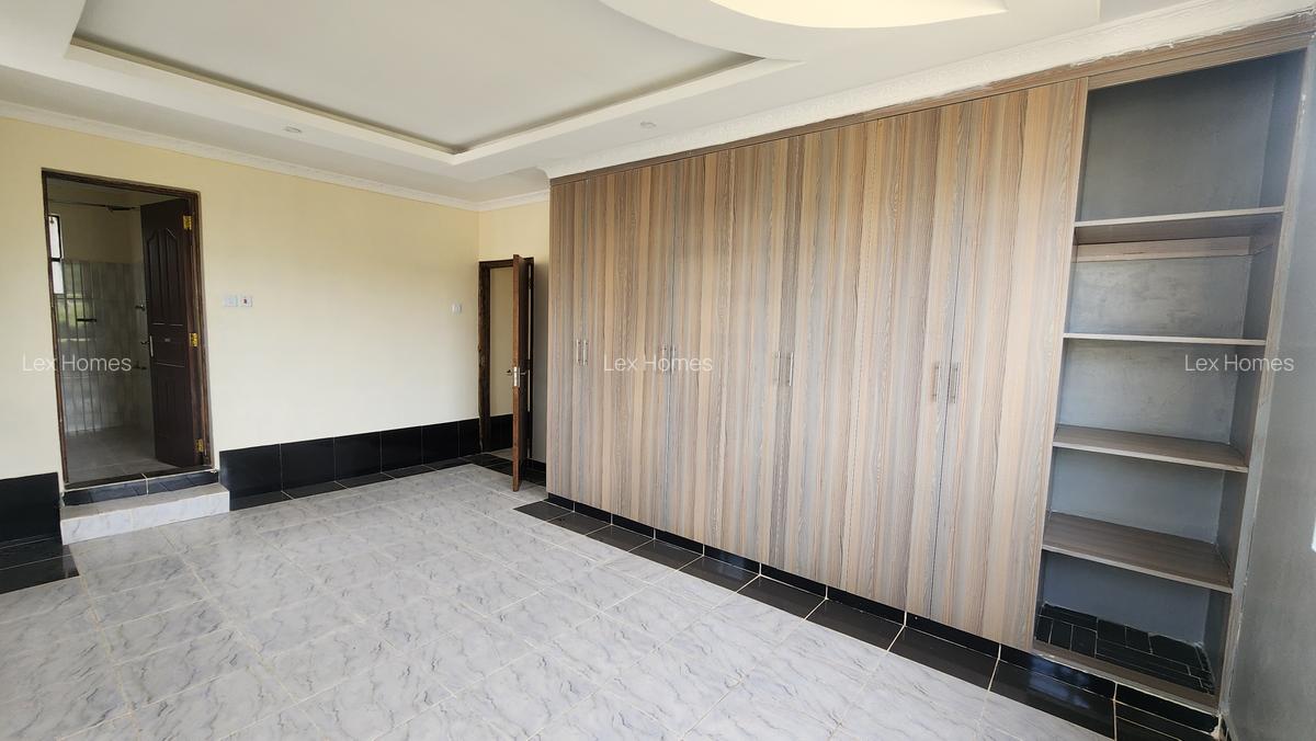 4 Bed House with En Suite at Kahuho - 18