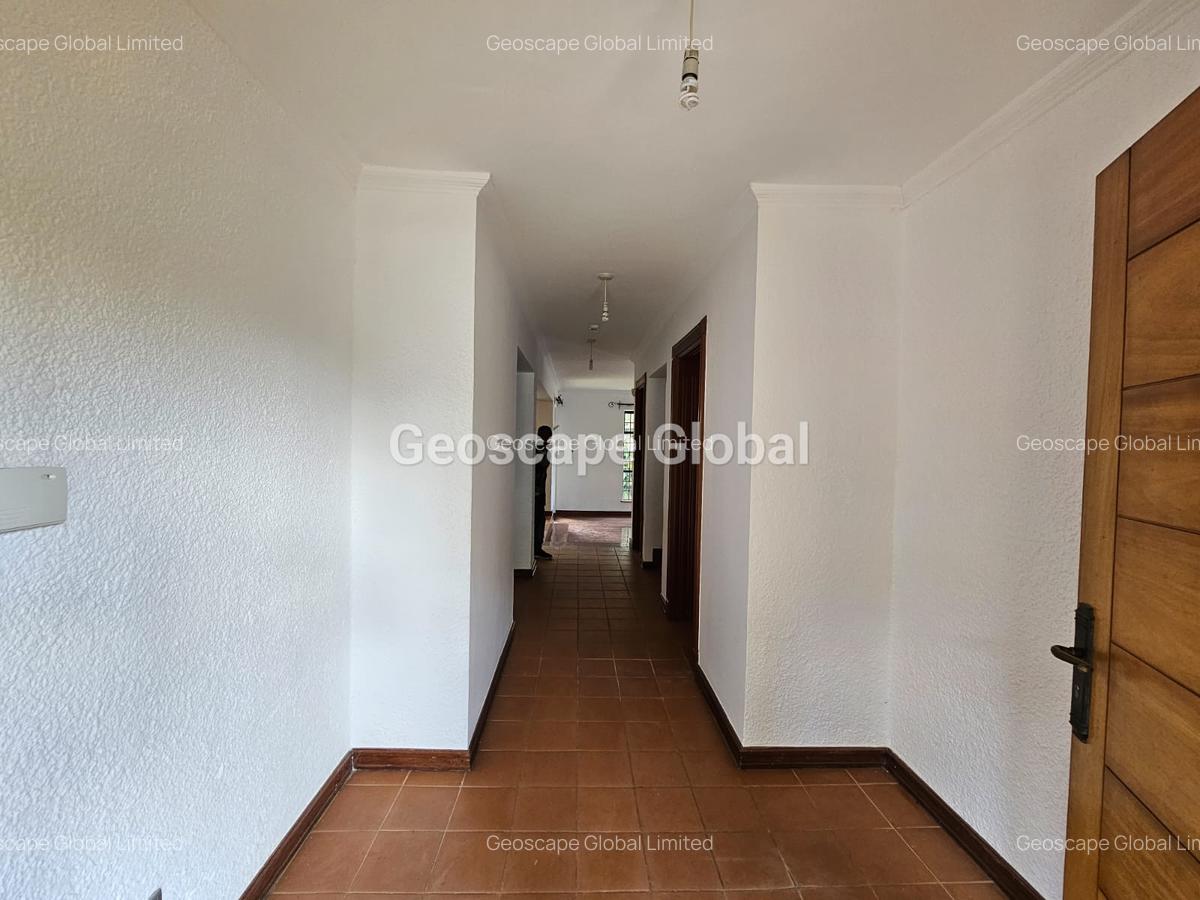 4 Bed Townhouse with En Suite in Spring Valley - 19