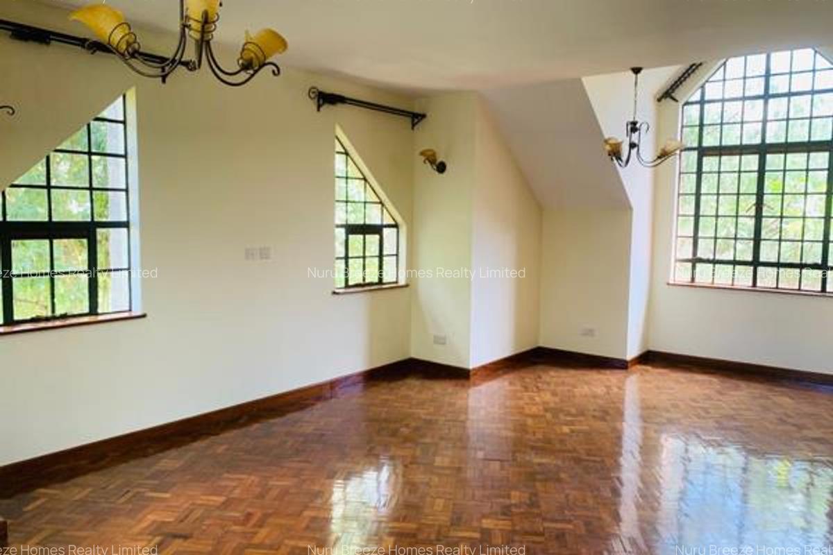 4 Bed Townhouse with En Suite in Lavington - 8