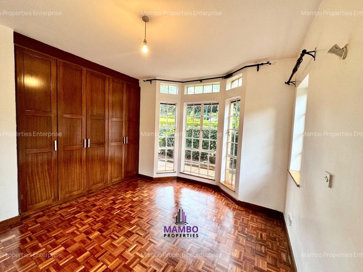 5 Bed Townhouse with En Suite at Rosslyn Lone Tree - 7