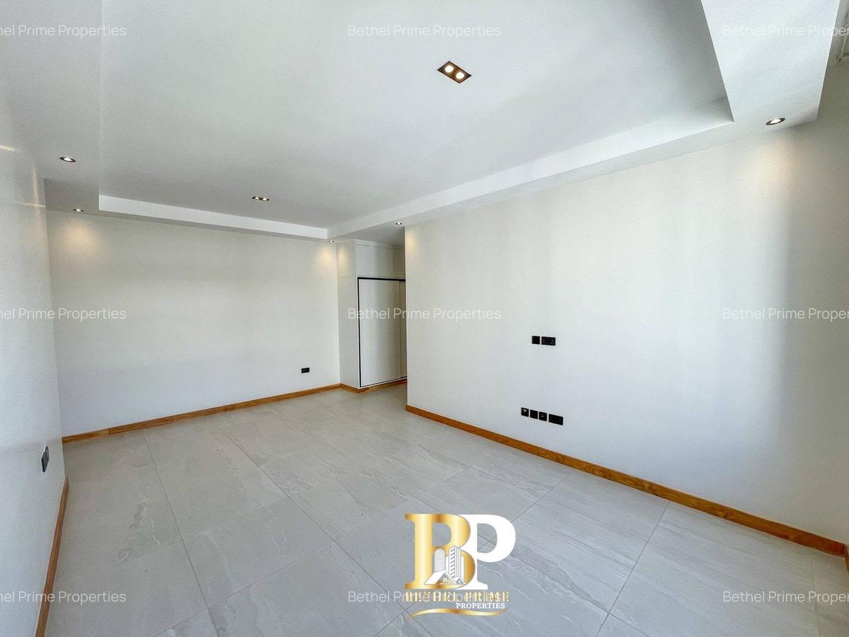 4 Bed Apartment with En Suite in Spring Valley - 7