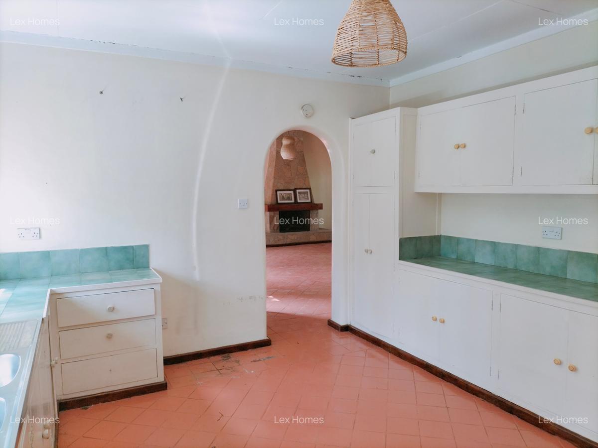 3 Bed House with En Suite at Mayor Road - 6