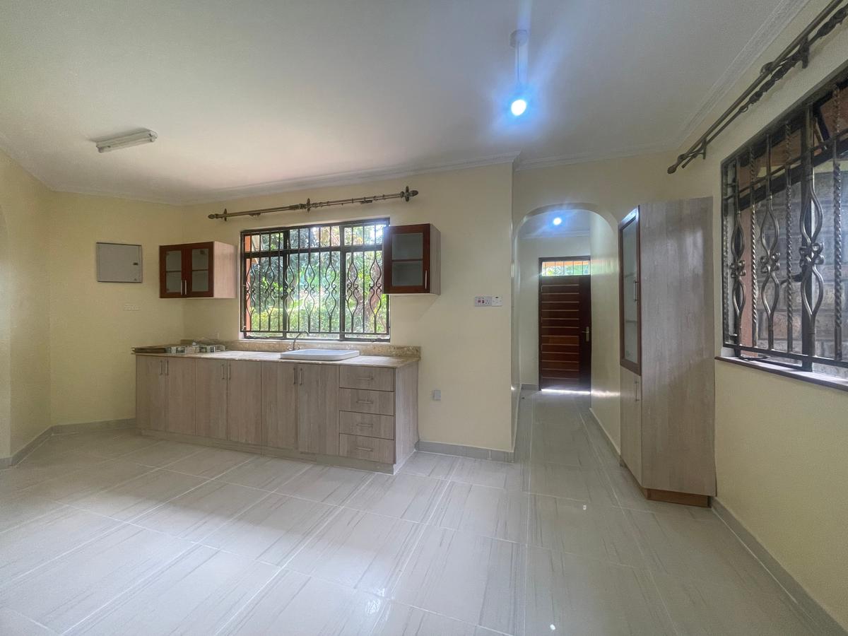 2 Bed House with En Suite in Runda - 3