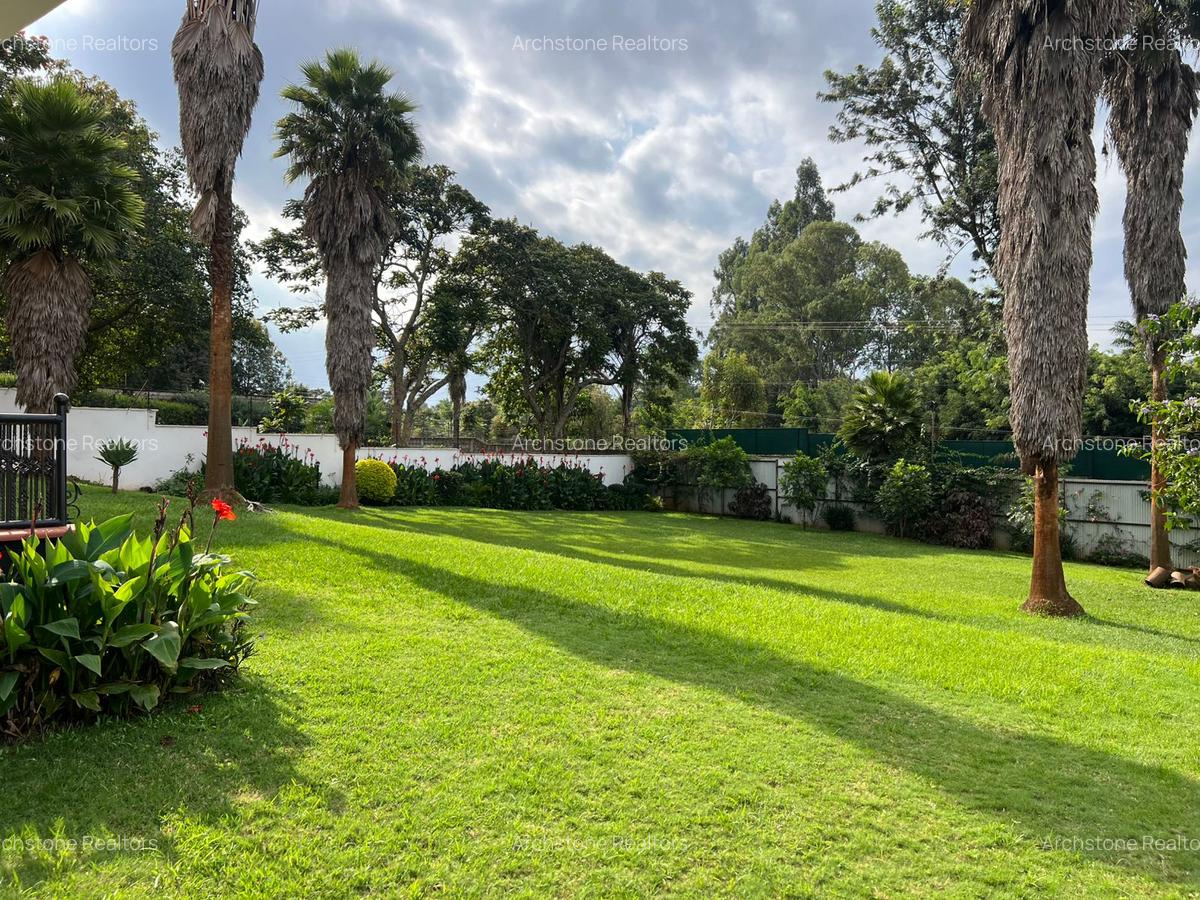 6 Bed House with En Suite in Runda - 19