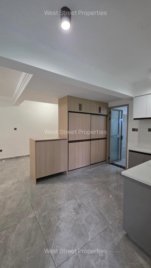 Studio Apartment with En Suite at Valley Acade - 3