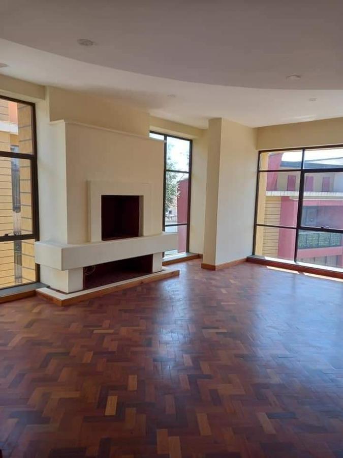 5 Bed Townhouse with En Suite at Lavington - 6