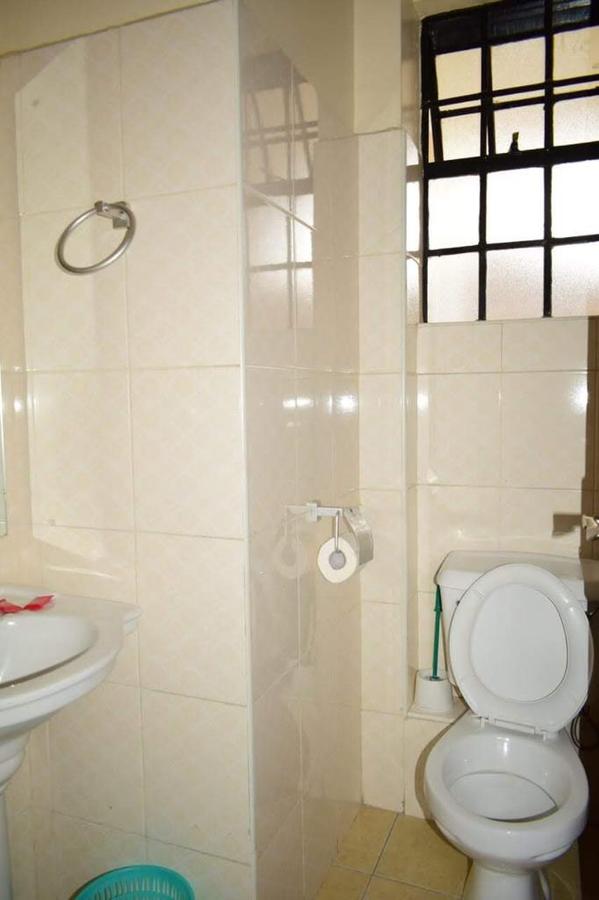 Serviced 2 Bed Apartment with En Suite in Kilimani - 12