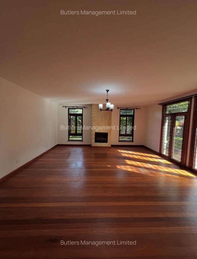 5 Bed Townhouse with En Suite in Lavington - 3