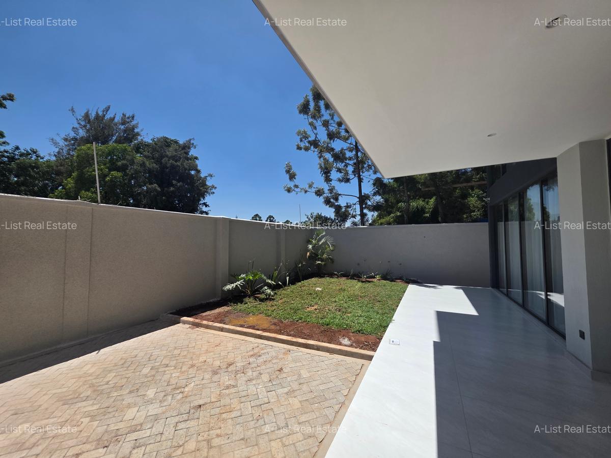 5 Bed Villa with En Suite at Jacaranda Avenue - 3