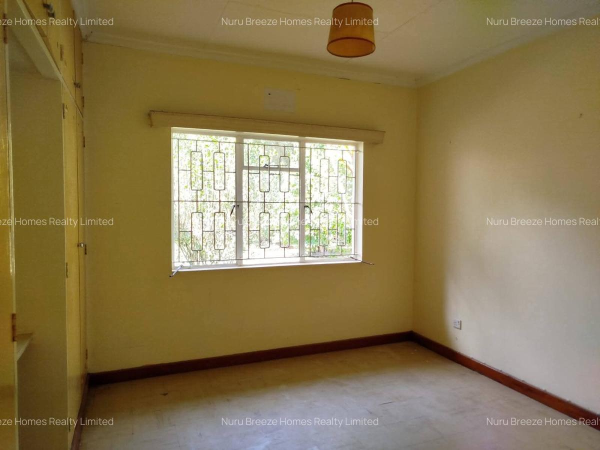 4 Bed House with En Suite in Runda - 8