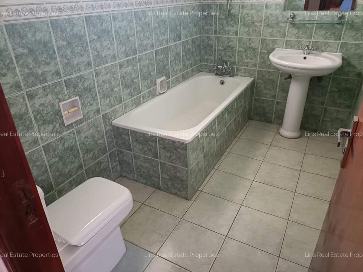 4 Bed House with En Suite in Runda - 5