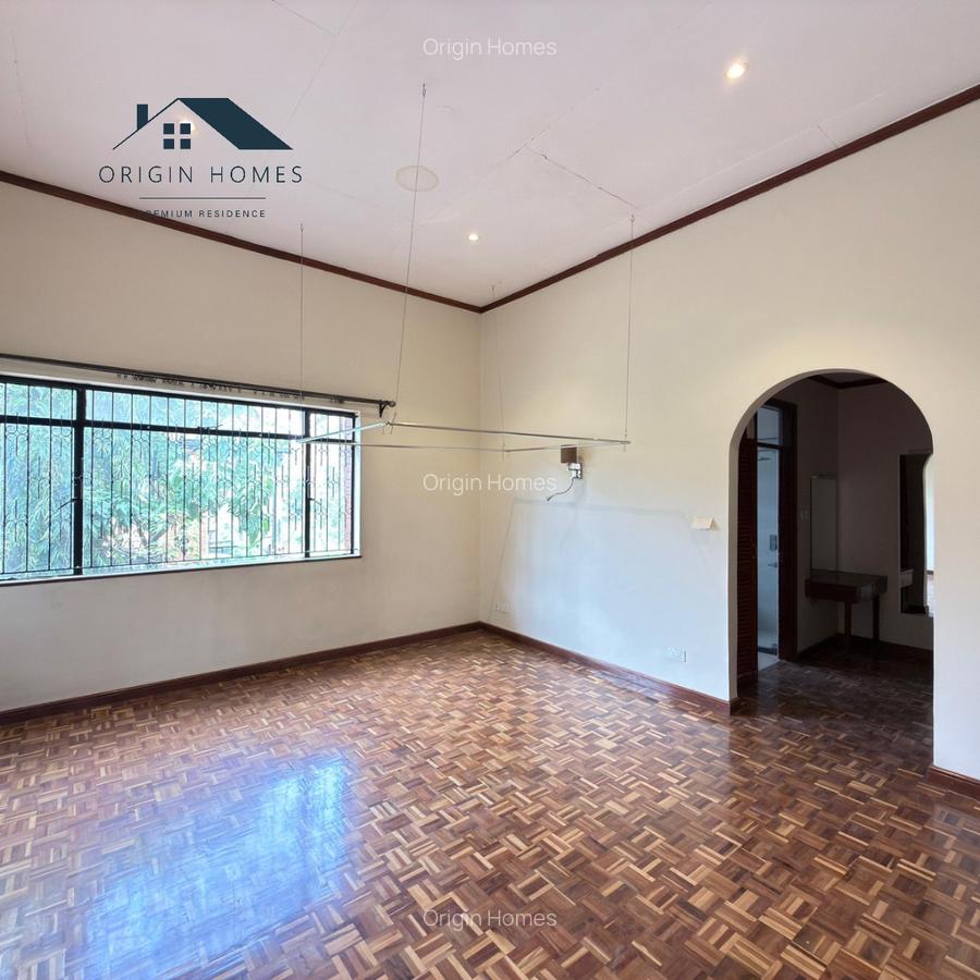 5 Bed House with En Suite at Westlands - 7