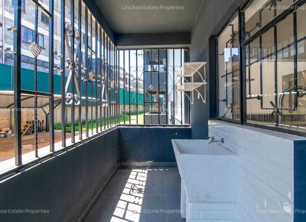 Serviced 3 Bed Apartment with En Suite in Kilimani - 9