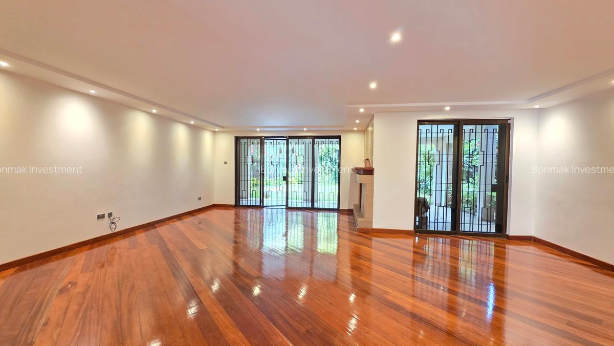 5 Bed Townhouse with En Suite at Mzima Springs. - 5