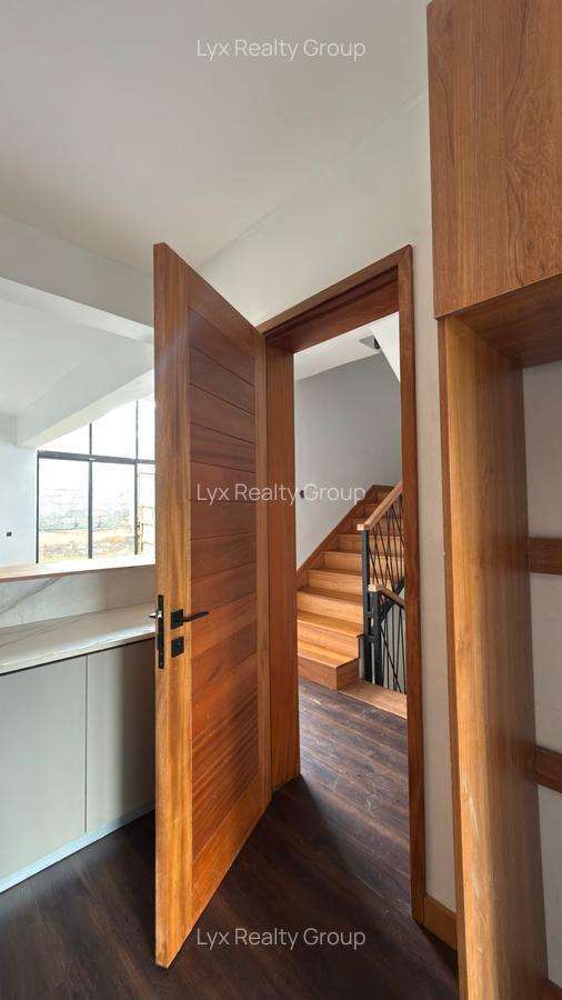 4 Bed Townhouse with En Suite in Kitisuru - 6