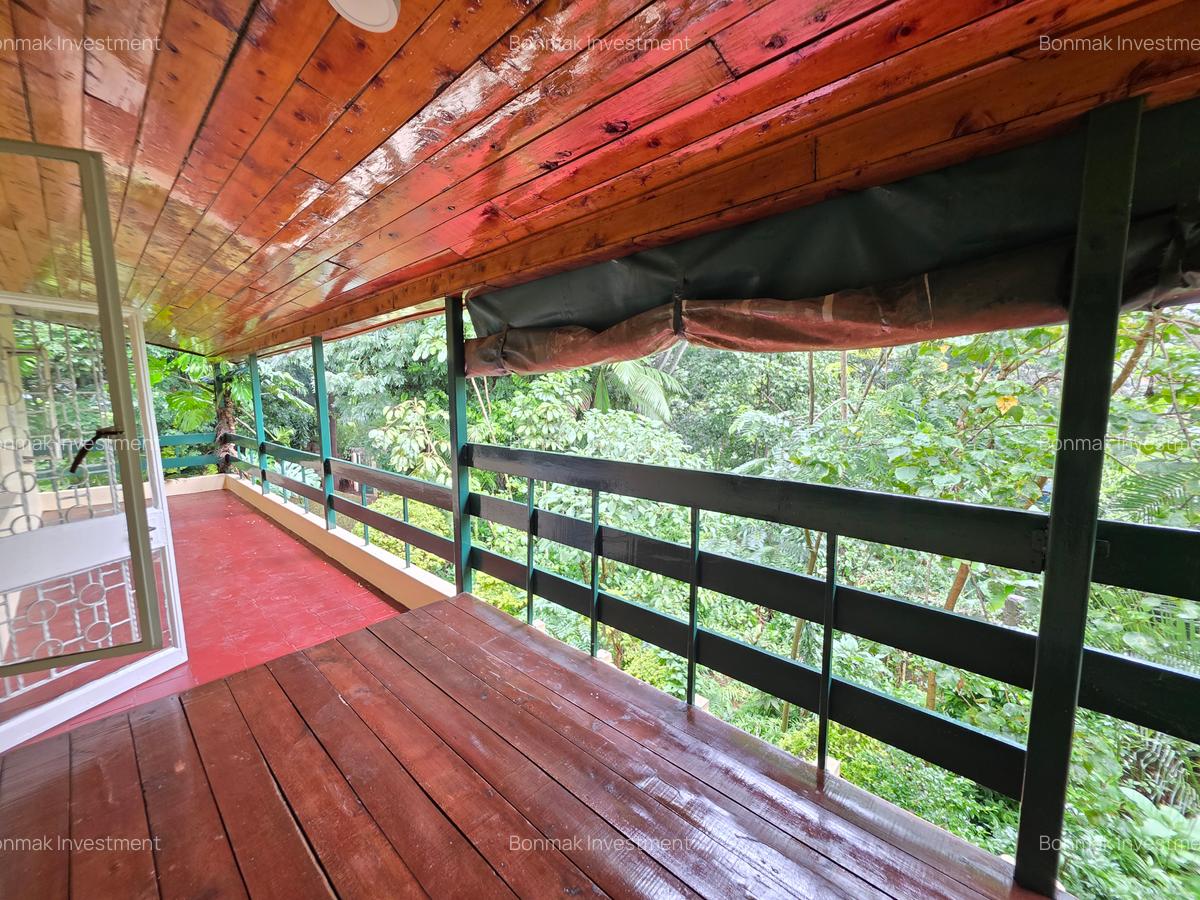 4 Bed House with En Suite at Lavington Green. - 7