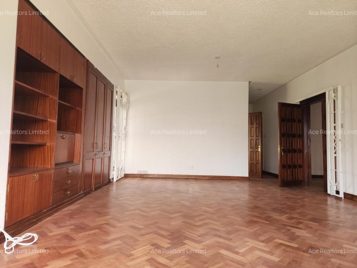 5 Bed Townhouse with En Suite at Old Muthaiga - 13