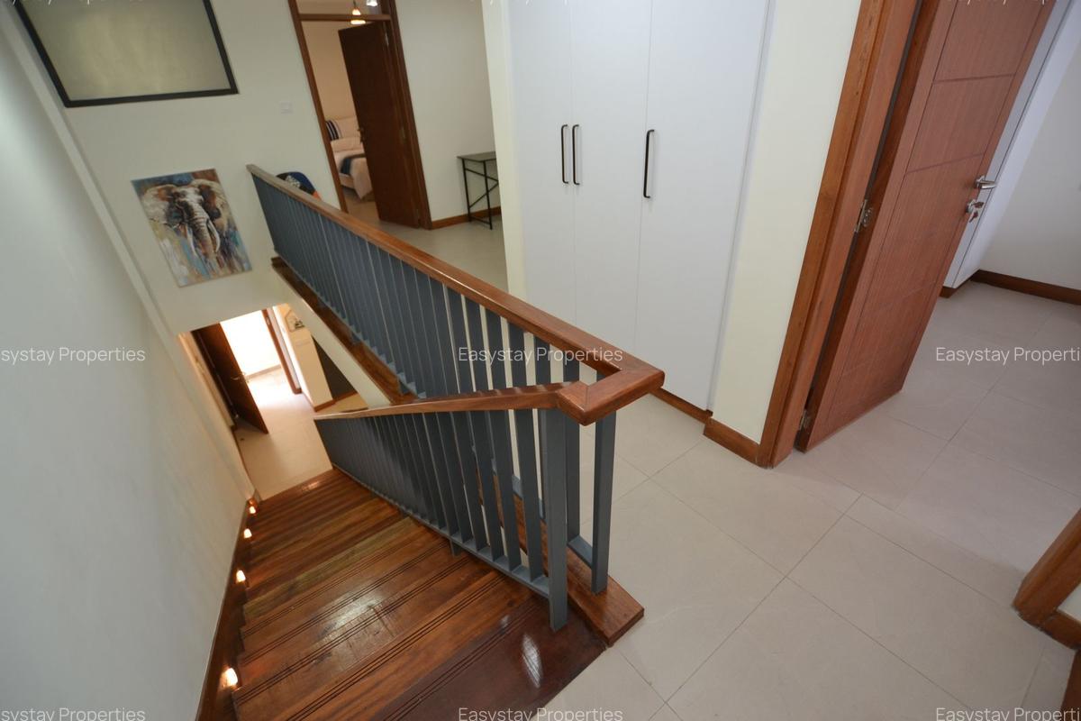 2 Bed Apartment with En Suite in Kilimani - 3