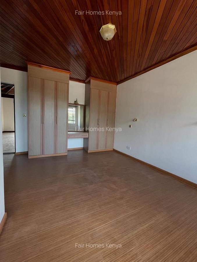 5 Bed Townhouse with En Suite at Lavington Green - 2