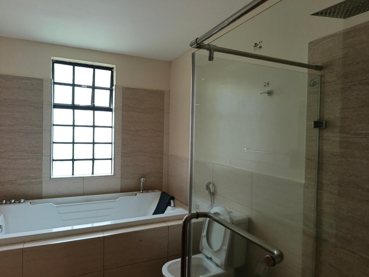 4 Bed Townhouse with En Suite in Kitisuru - 15