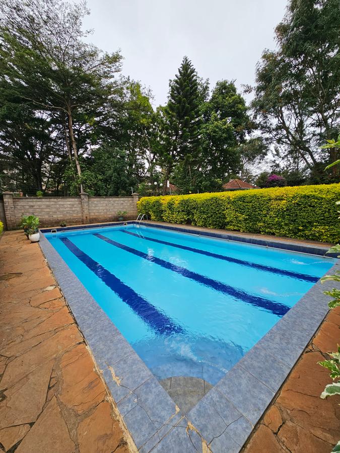 3 Bed Apartment with En Suite at Lavington - 2