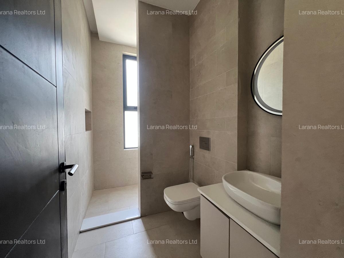 5 Bed Townhouse with En Suite at Manyani Cl - 17