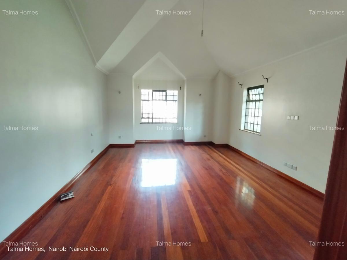 4 Bed Townhouse with En Suite at Off Peponi Road - 7