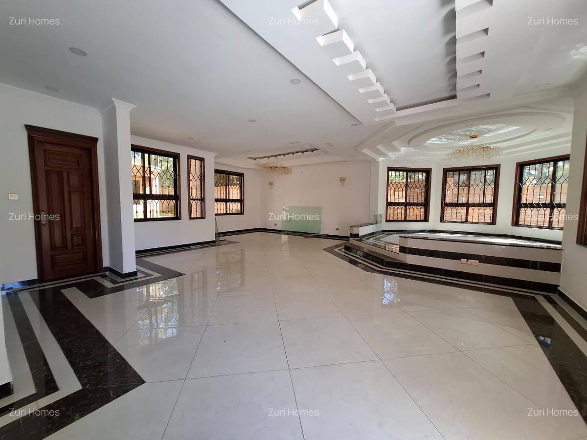 5 Bed Townhouse with En Suite in Lavington - 18