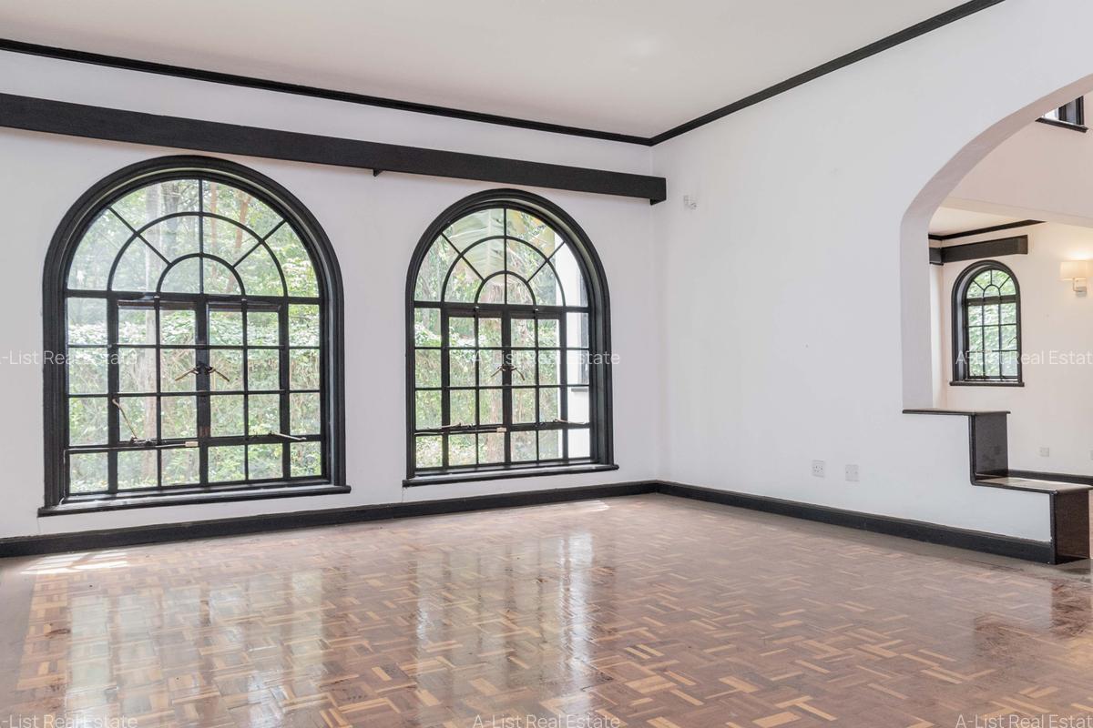 4 Bed Villa with En Suite at Riverside - 14