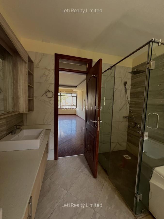 5 Bed Townhouse with En Suite in Lavington - 9