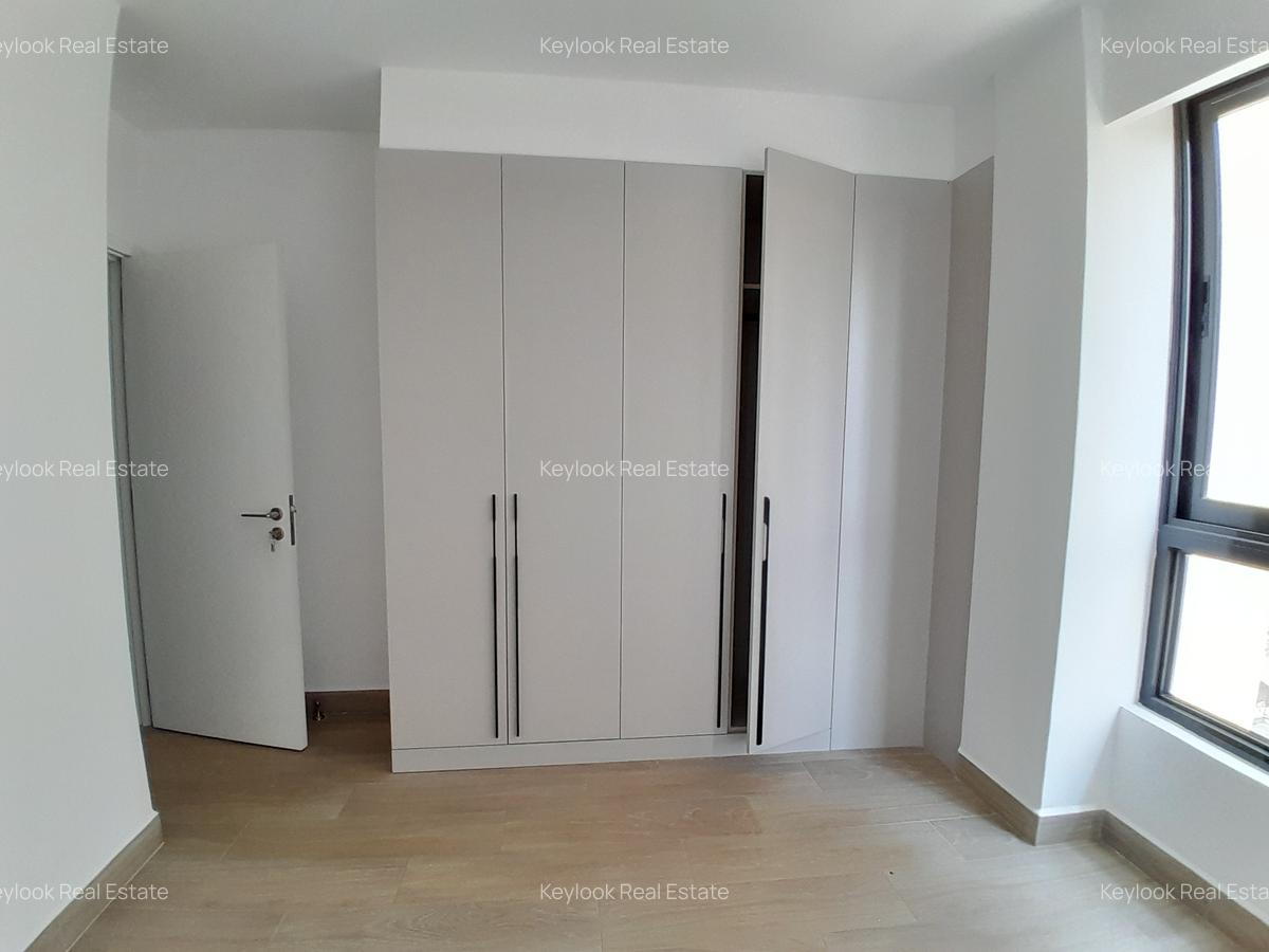 3 Bed Apartment with En Suite at Riverside Drive - 15