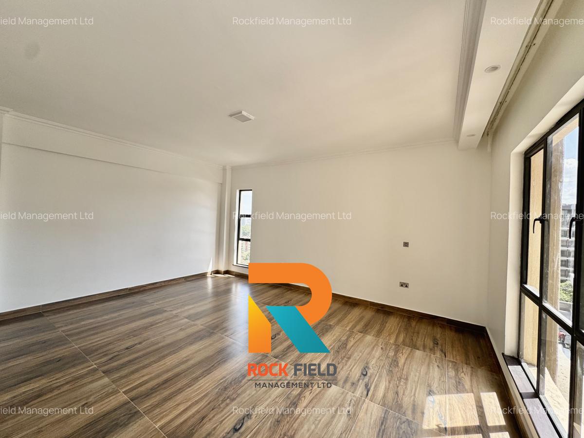 3 Bed Apartment with En Suite in Brookside - 19