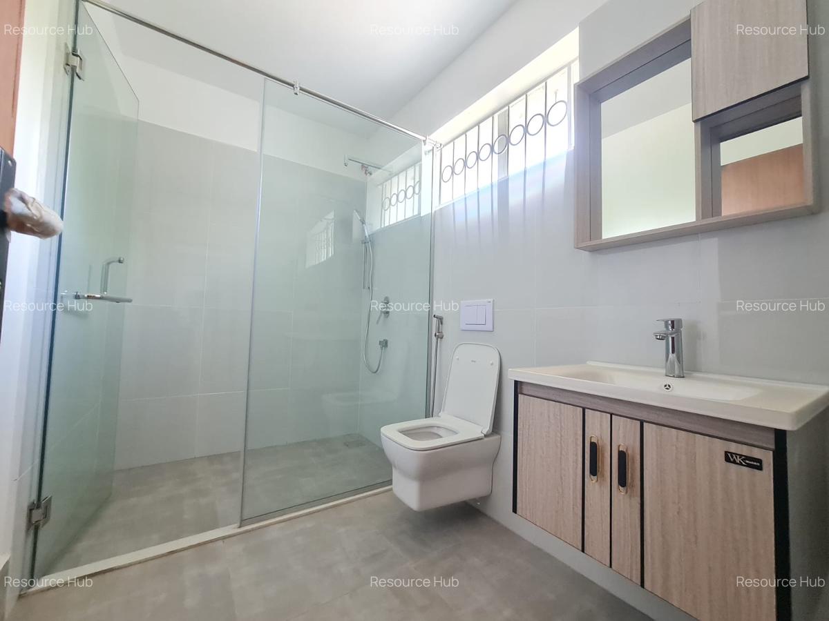 4 Bed House with En Suite at Runda - 20