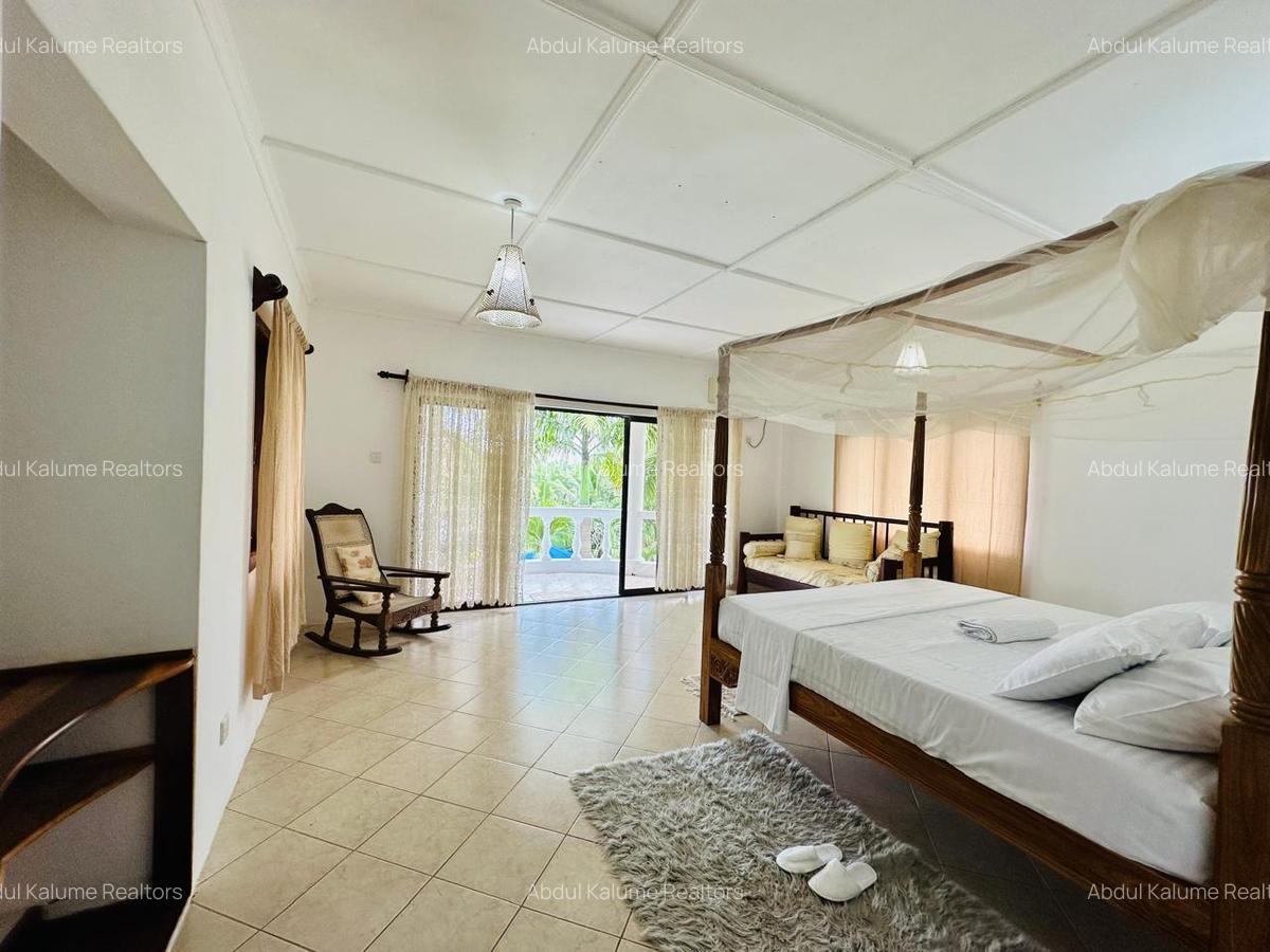 3 Bed Villa with En Suite at Mtwapa Creek - 4