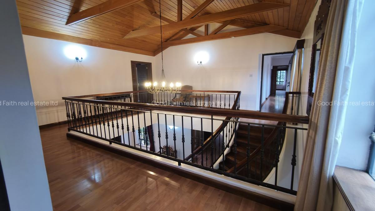 5 Bed House with En Suite in Runda - 9