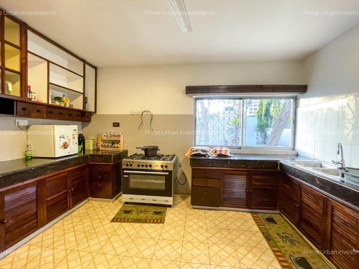 4 Bed House with En Suite in Diani - 12