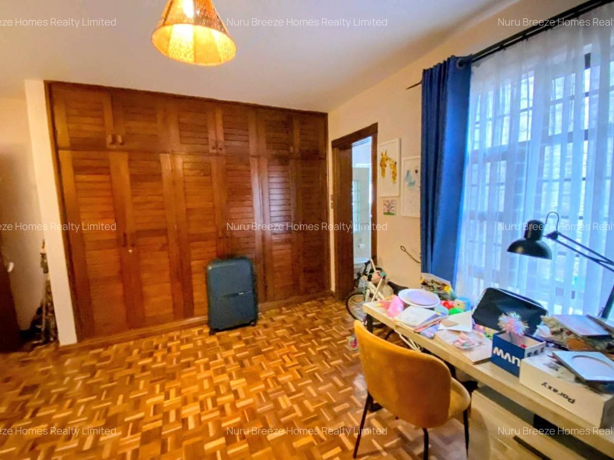 4 Bed Townhouse with En Suite in Spring Valley - 18