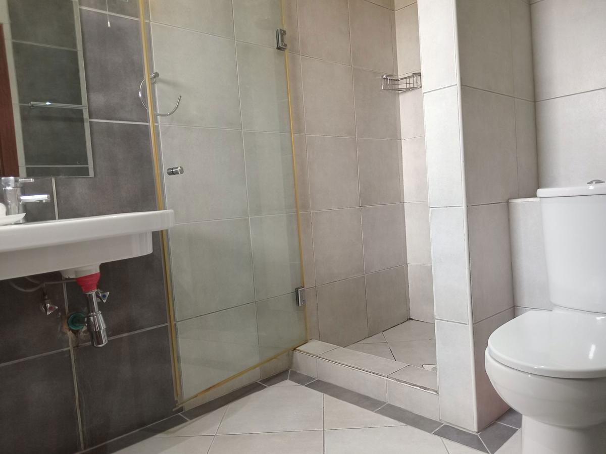 Serviced 3 Bed Apartment with En Suite in Upper Hill - 15