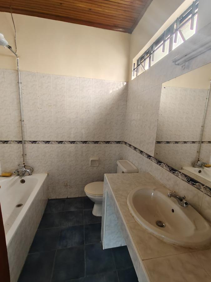 4 Bed Townhouse with En Suite at Yaya Centre - 16