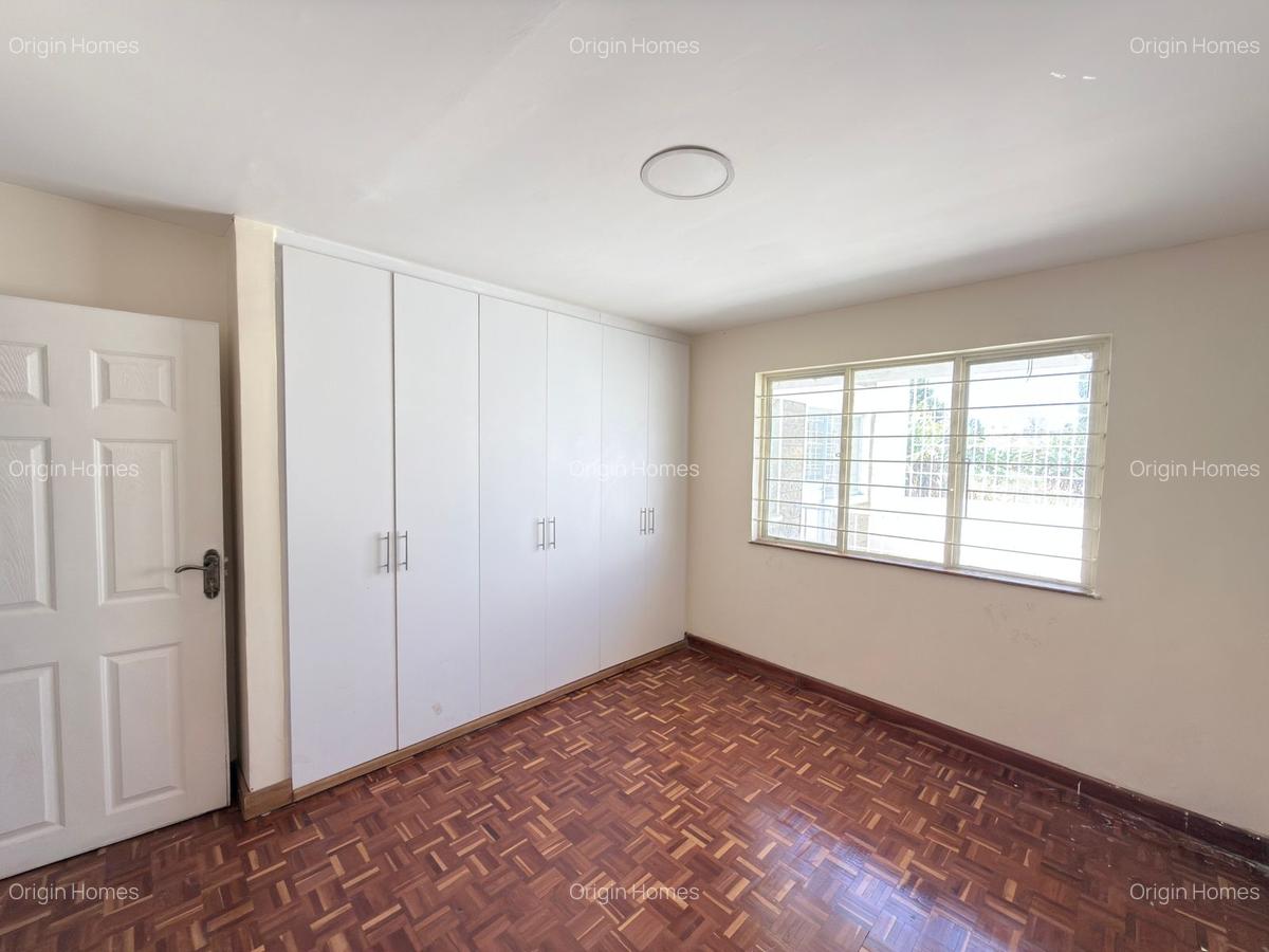 4 Bed Townhouse with En Suite at Westlands - 15